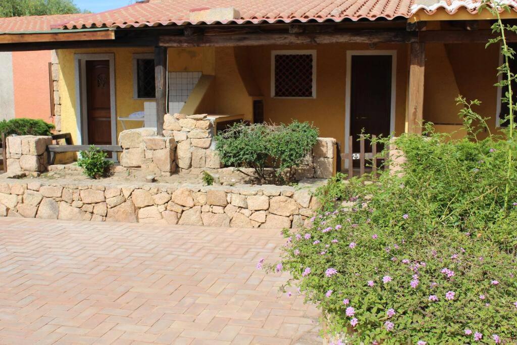 Casa Di Lu' - Bilocale Con Giardino - Porto Pollo Apartment Luaran gambar